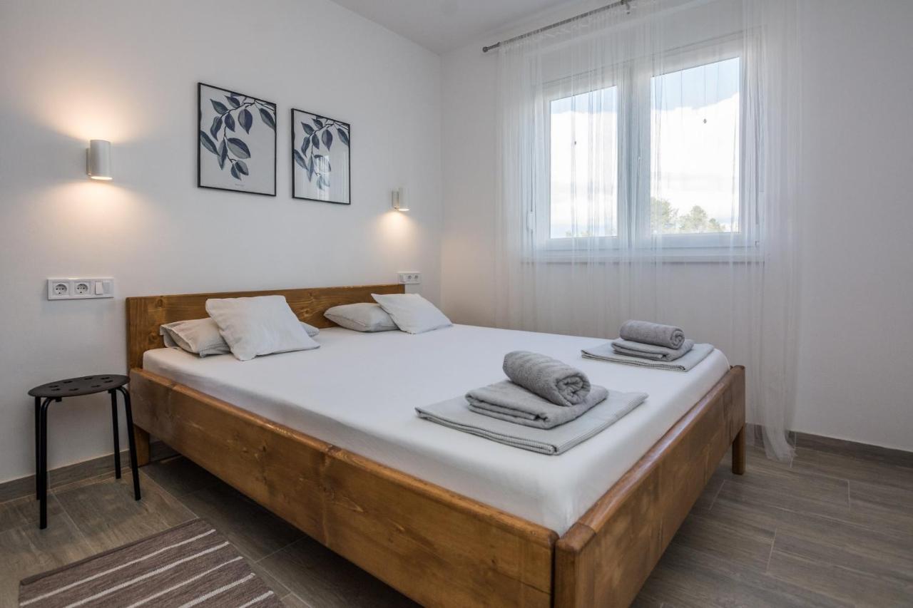 Apartments Pejakovic วีร์ ภายนอก รูปภาพ