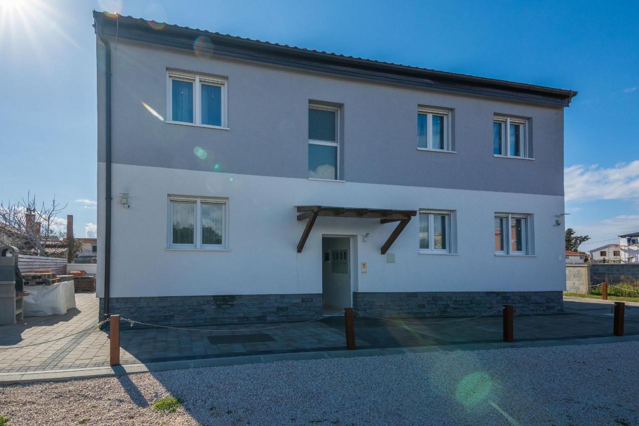 Apartments Pejakovic วีร์ ภายนอก รูปภาพ